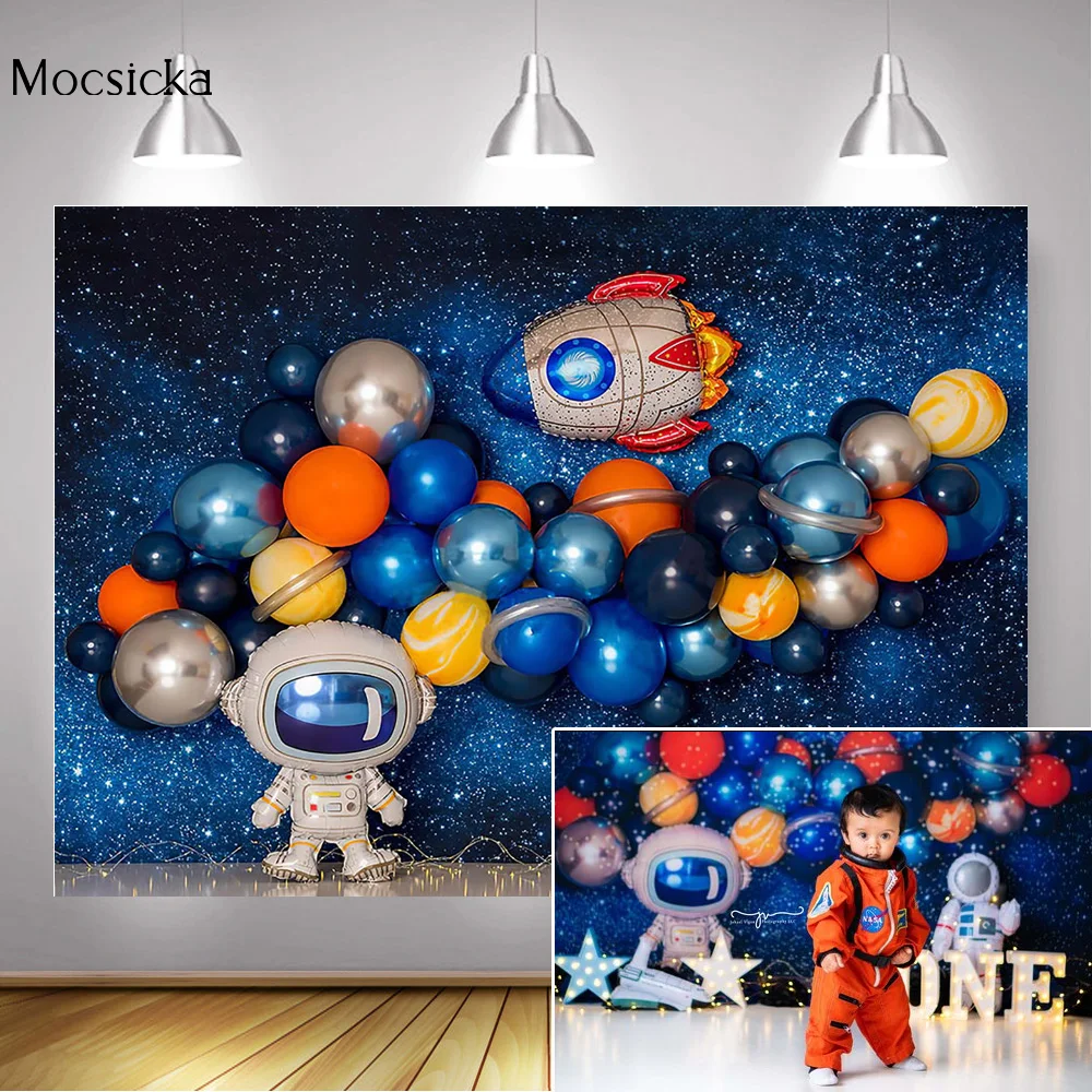 Nyfødte Lille Astronaut-Års Fødselsdag Cake Smash Baggrund Rum Eventyr Balloner Overvejede Stjerner Portræt Baggrund Fotografering 4
