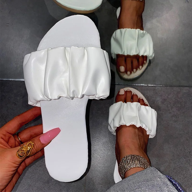 Kvinder Sandaler 2021 Nye Sommer Sko Kvinder Flade Sandaler Plus Size Plisserede Sandalias Mujer Klip-Klappere Afslappet Strand Tøfler Kvindelige 2