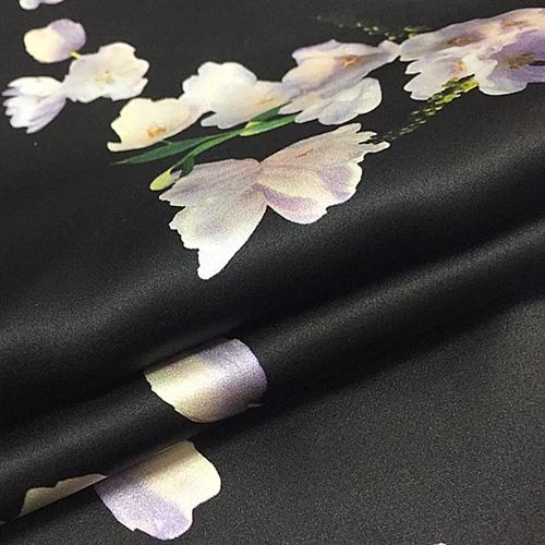Fantastiske blomster print sort baggrund ren silke satin silke stof,SSC337 / Tøj Sy & Stof ~ www.okocater.dk
